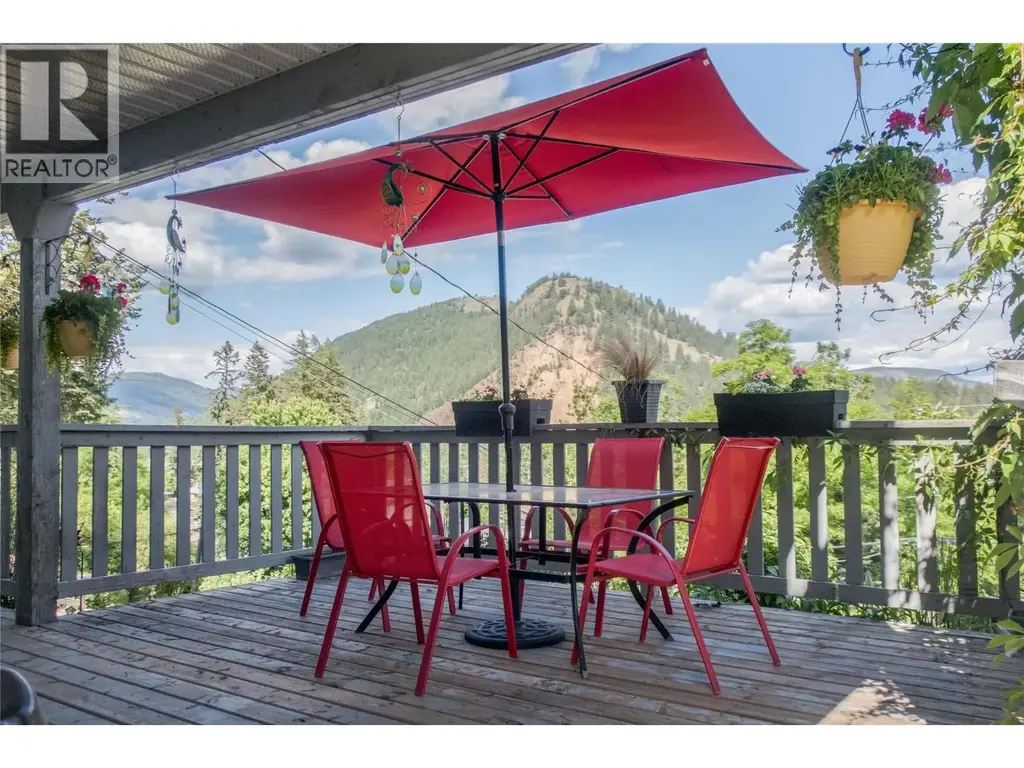 2138 Catt Avenue, Lumby